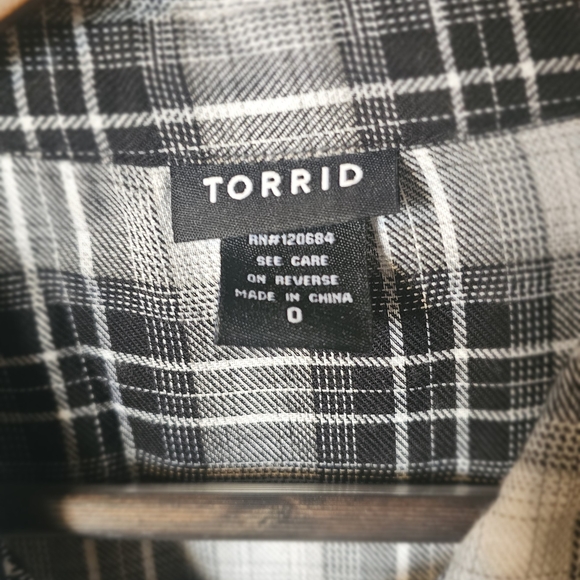 Plaid Button-Up Shirt - Picture 4 of 4